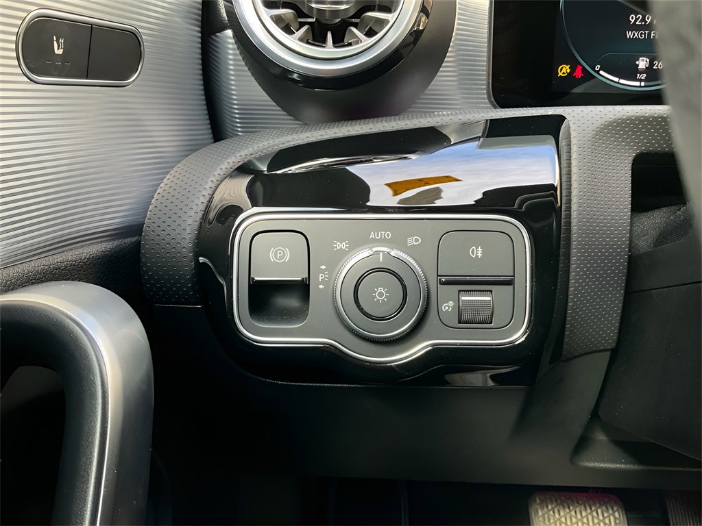 Used 2022 Mercedes-Benz A 220 4MATIC image 29