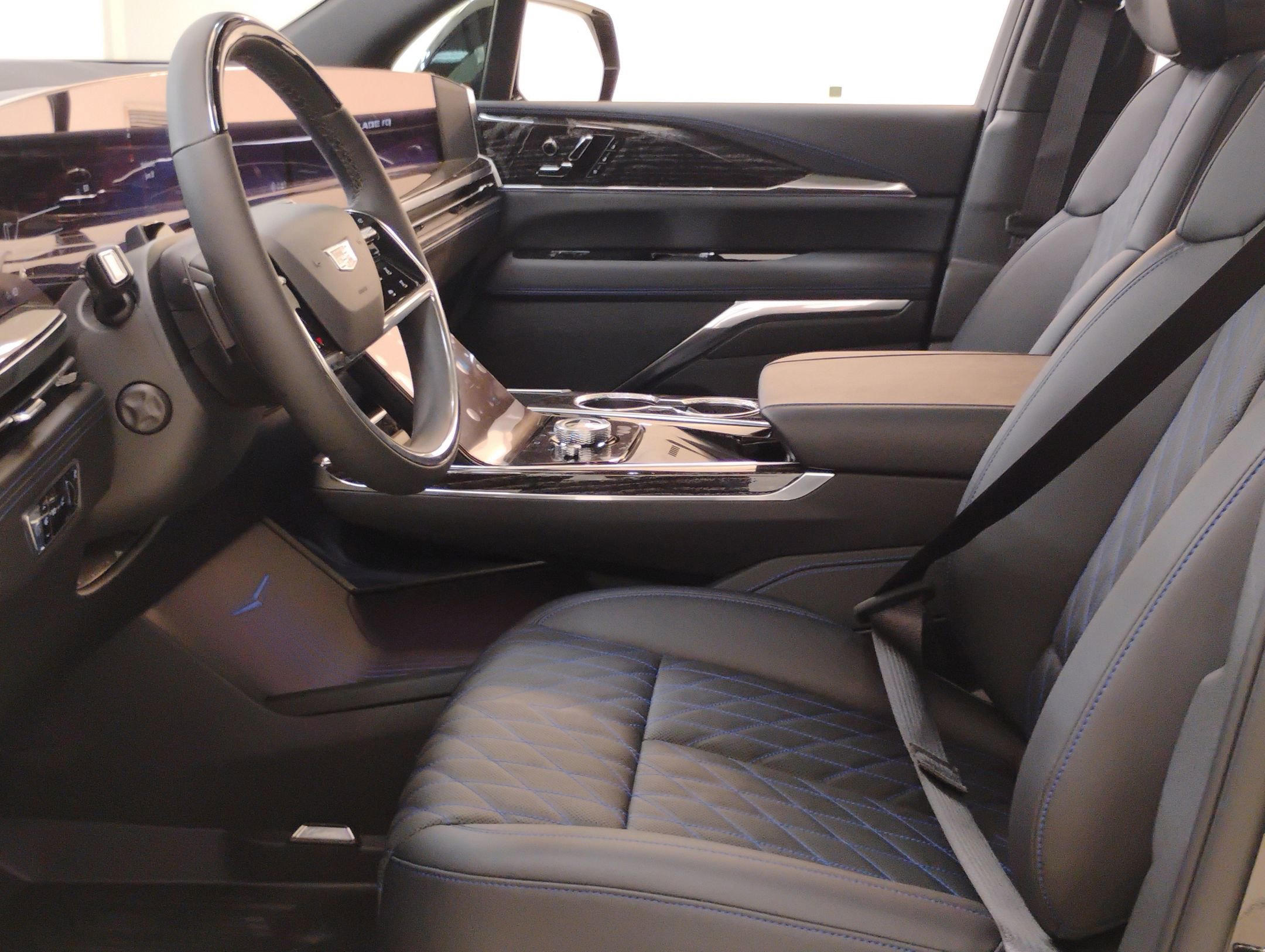 New 2026 Cadillac Escalade IQ Sport 1 w/ LPO, Floor Liner Package image 5