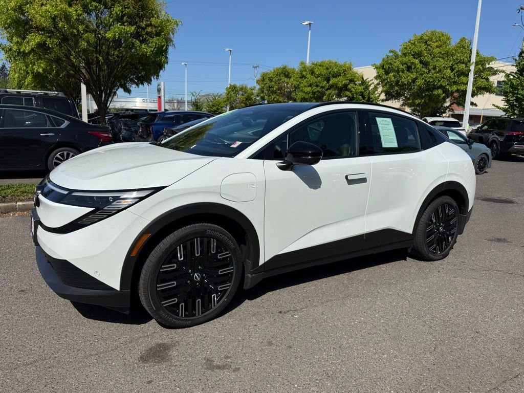 Used 2026 Nissan Leaf Platinum+ w/ Cargo Package (Platinum+) FWD image 2