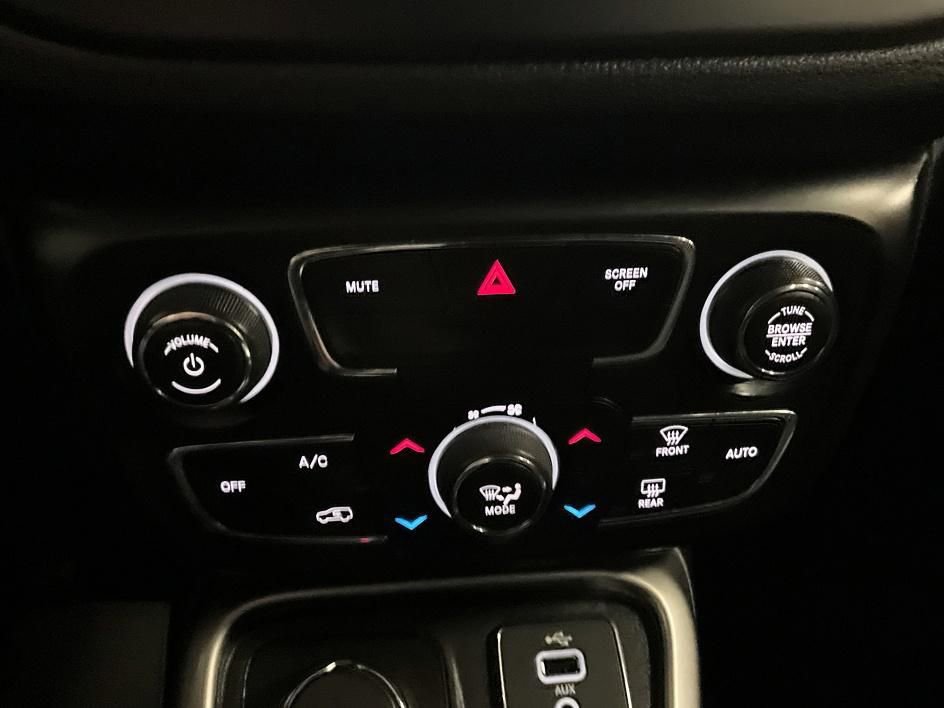 Used 2018 Jeep Compass Latitude w/ Popular Equipment Group AWD/4WD image 22