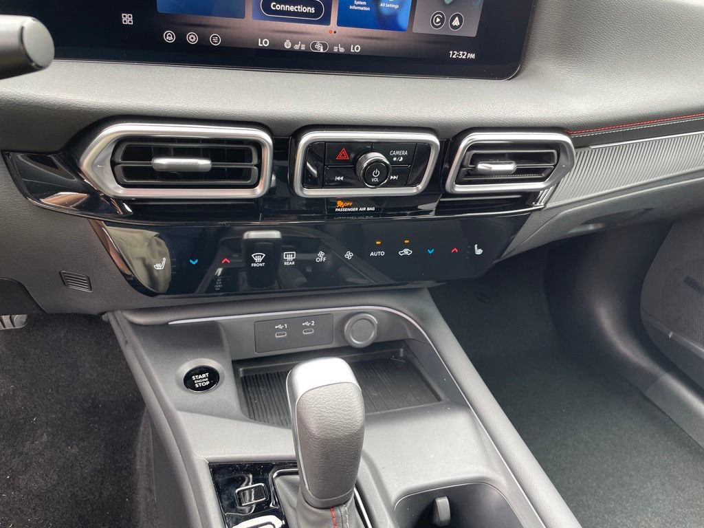 New 2026 Nissan Sentra SR w/ SR Premium Package FWD image 15