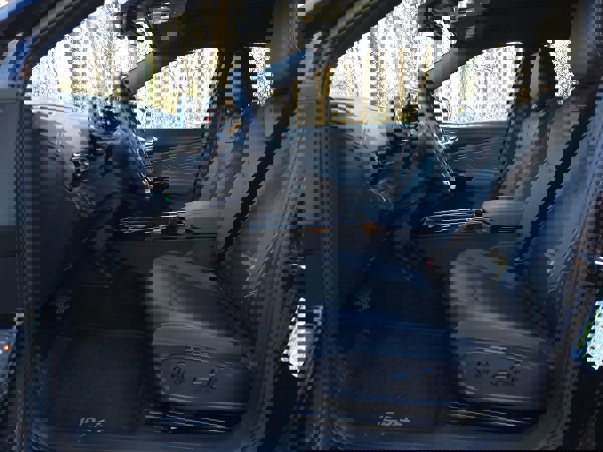 Used 2023 Volkswagen ID.4 Pro S image 12