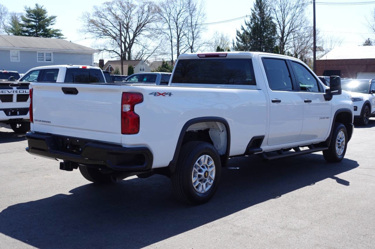 Used 2025 Chevrolet Silverado 2500 W/T AWD/4WD image 3