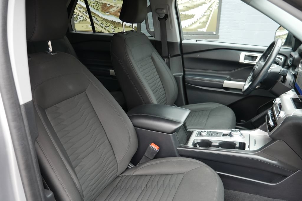 Used 2021 Ford Explorer XLT AWD/4WD image 8