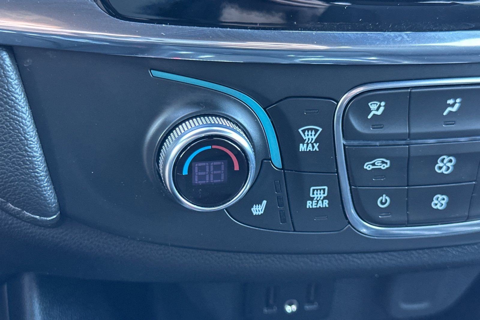 Certified 2023 Chevrolet Traverse LT image 30