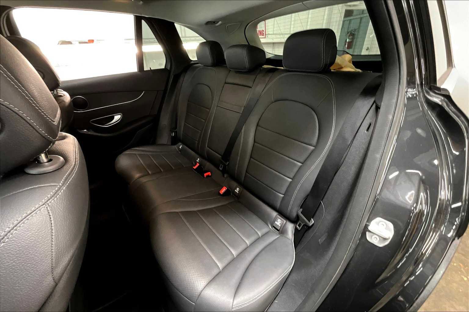 Used 2021 Mercedes-Benz GLC 300 4MATIC image 28