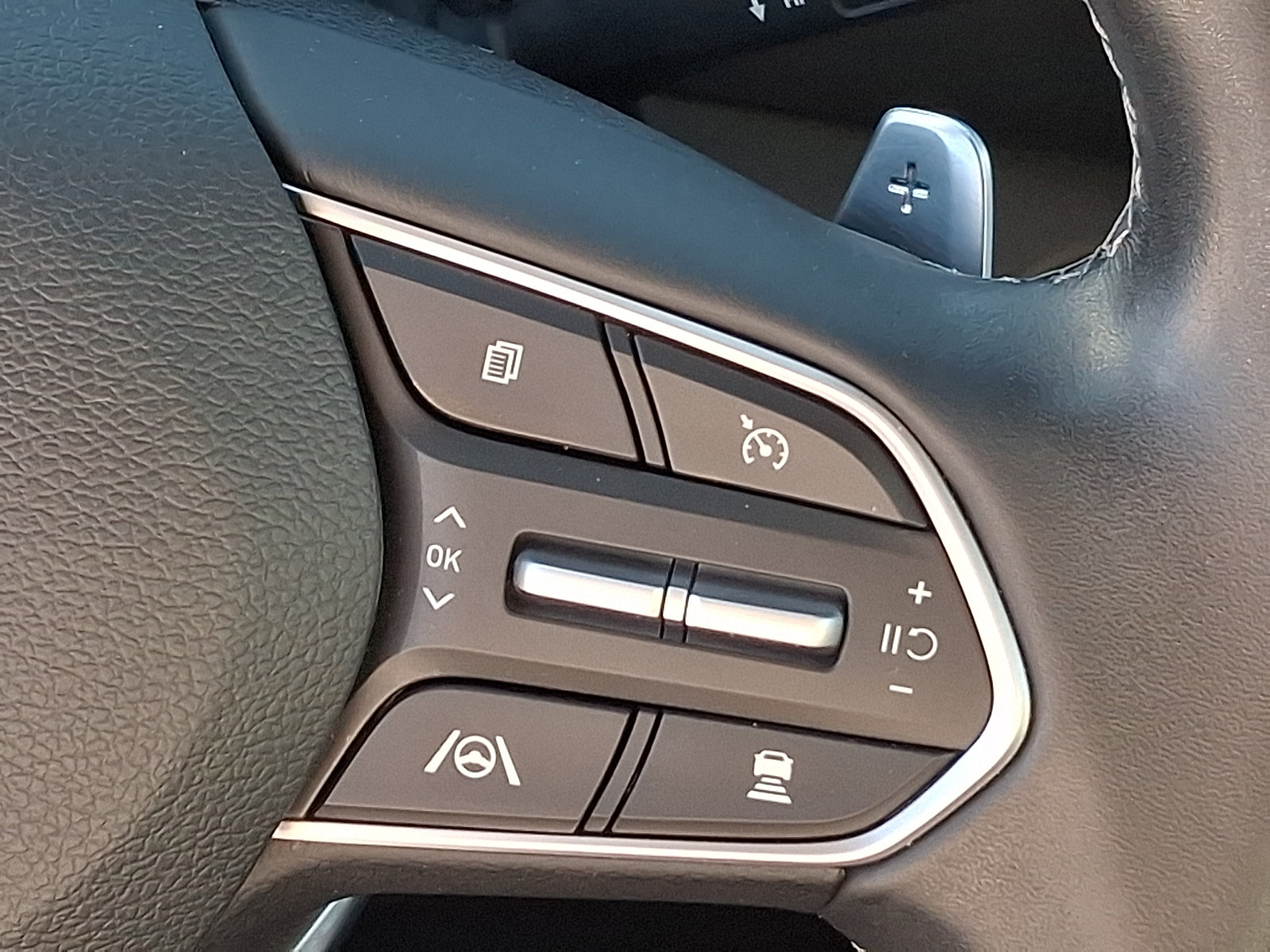 Certified 2023 Hyundai Santa Fe SEL w/ Premium Package AWD/4WD image 24