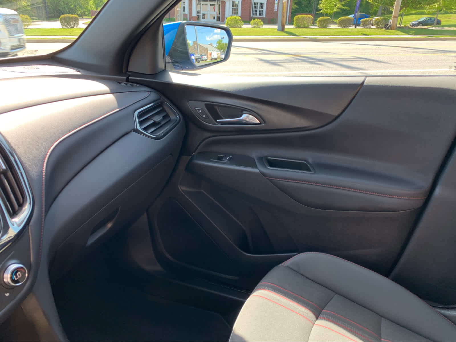 Used 2024 Chevrolet Equinox RS FWD image 22
