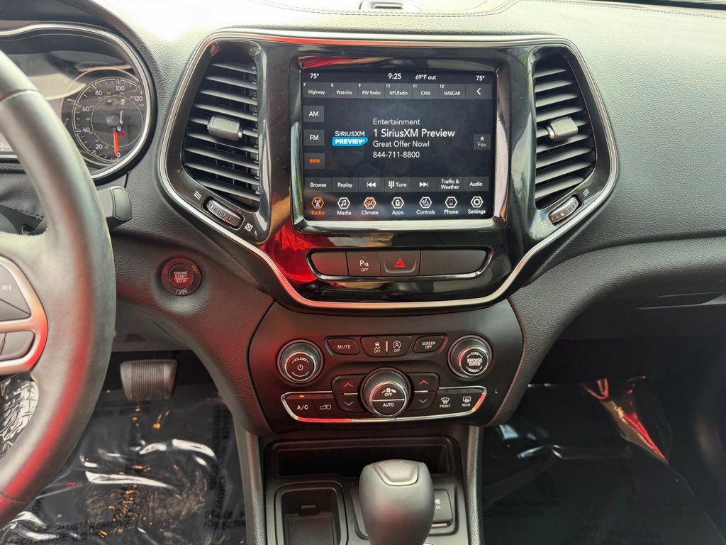 Used 2019 Jeep Cherokee Limited FWD image 20