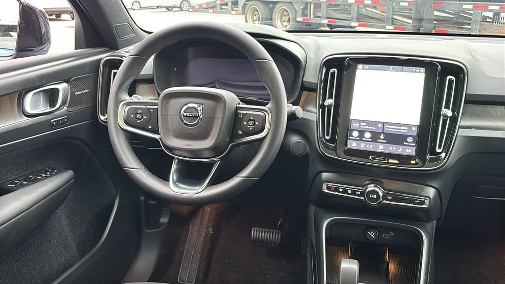 Certified 2023 Volvo C40 P8 Recharge Ultimate AWD/4WD image 7