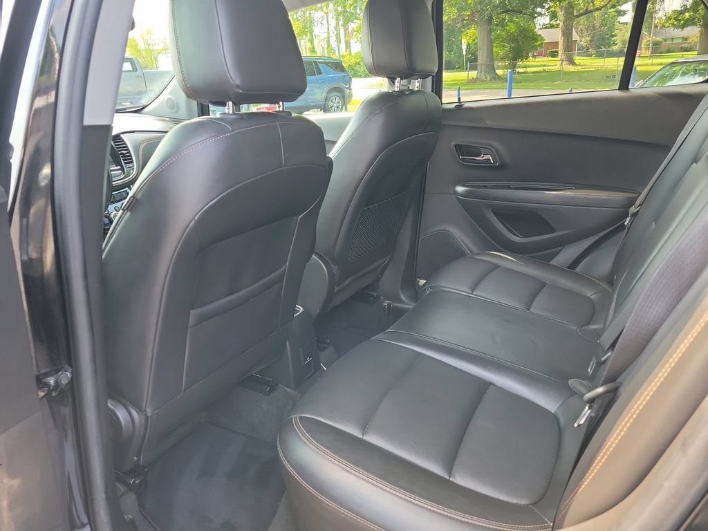 Used 2020 Chevrolet Trax Premier FWD image 16