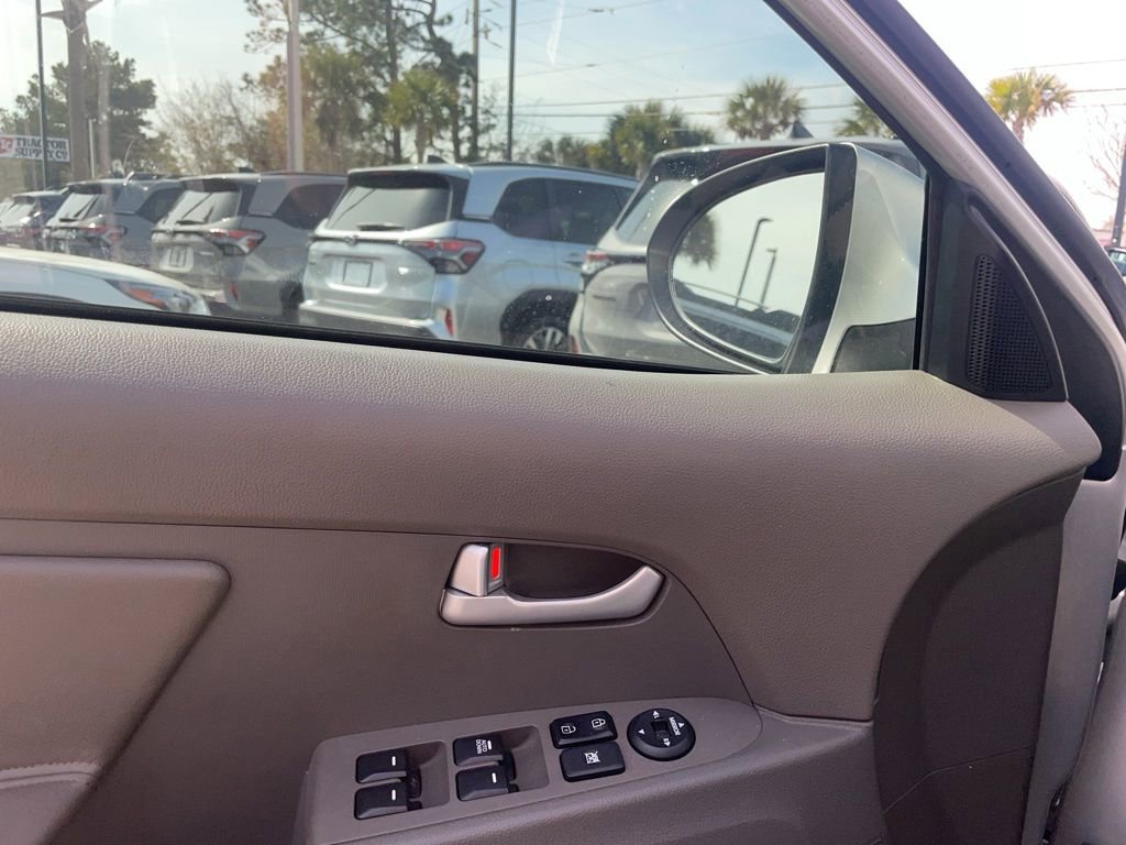 Used 2016 Kia Sportage LX w/ LX Popular Package image 8