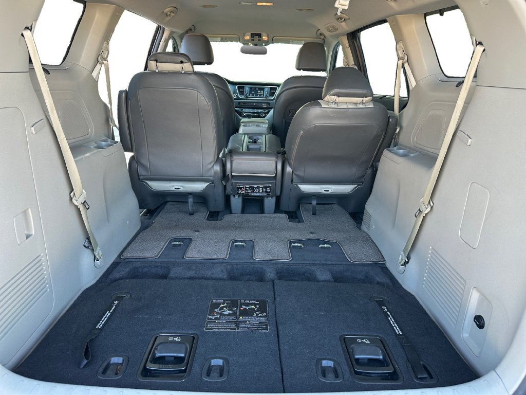 Used 2017 Kia Sedona LX w/ LX Essentials Premium Package FWD image 23
