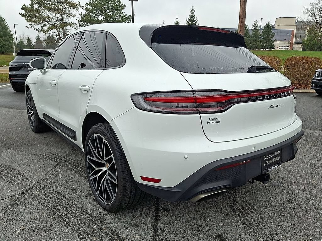 Used 2024 Porsche Macan AWD/4WD image 8