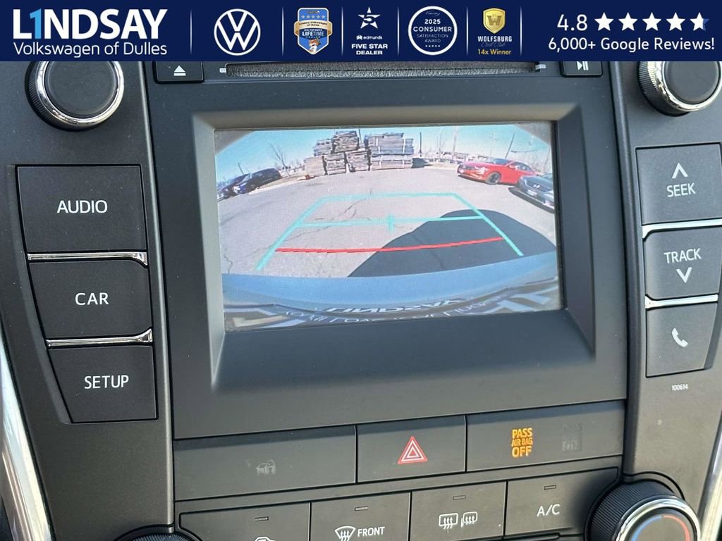 Used 2017 Toyota Camry SE image 16