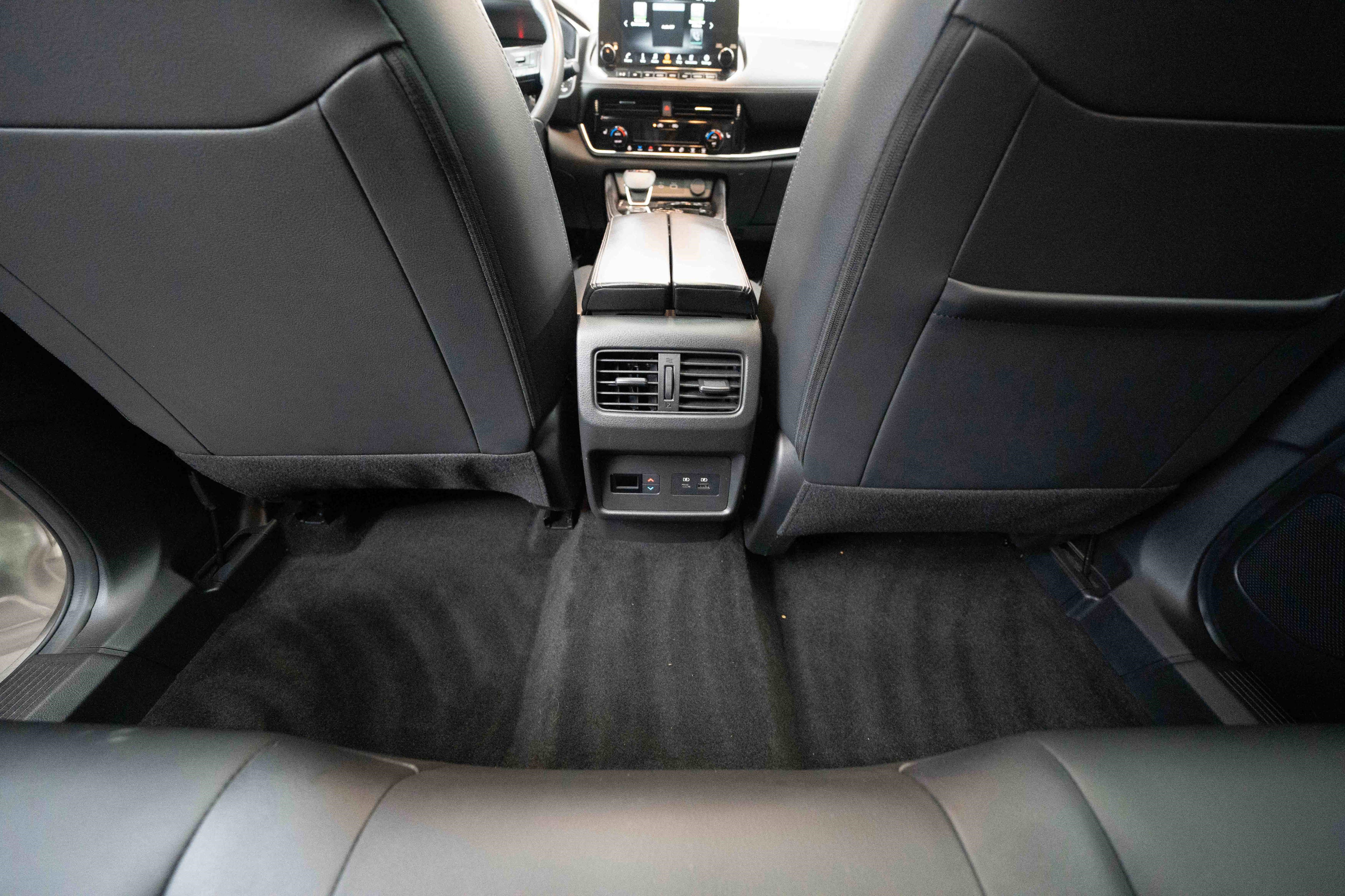 Used 2023 Nissan Rogue SL w/ SL Premium Package image 22