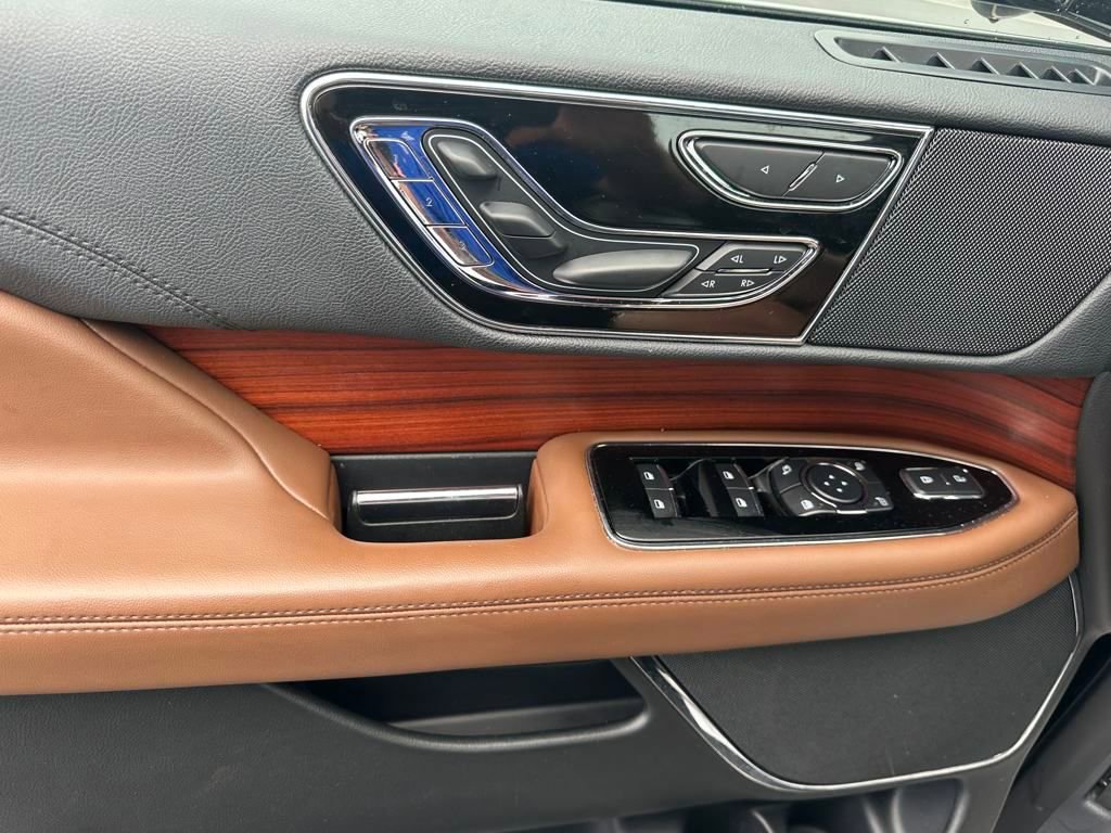 Used 2024 Lincoln Navigator Reserve image 13