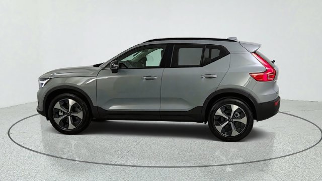 New 2026 Volvo XC40 B5 Plus w/ Protection Package Premier AWD/4WD image 4