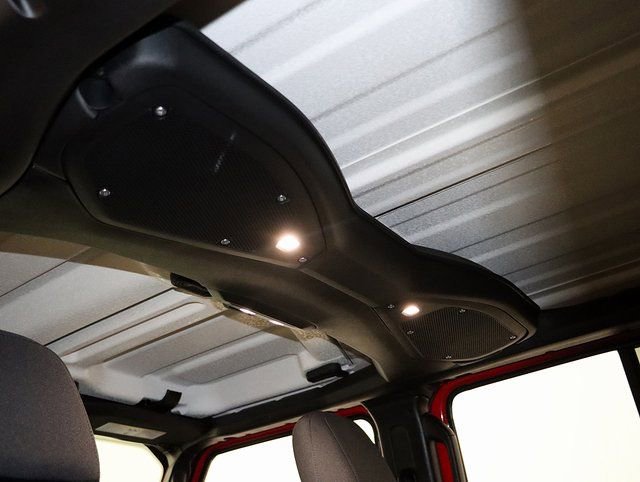 Used 2025 Jeep Wrangler Unlimited Sahara image 15