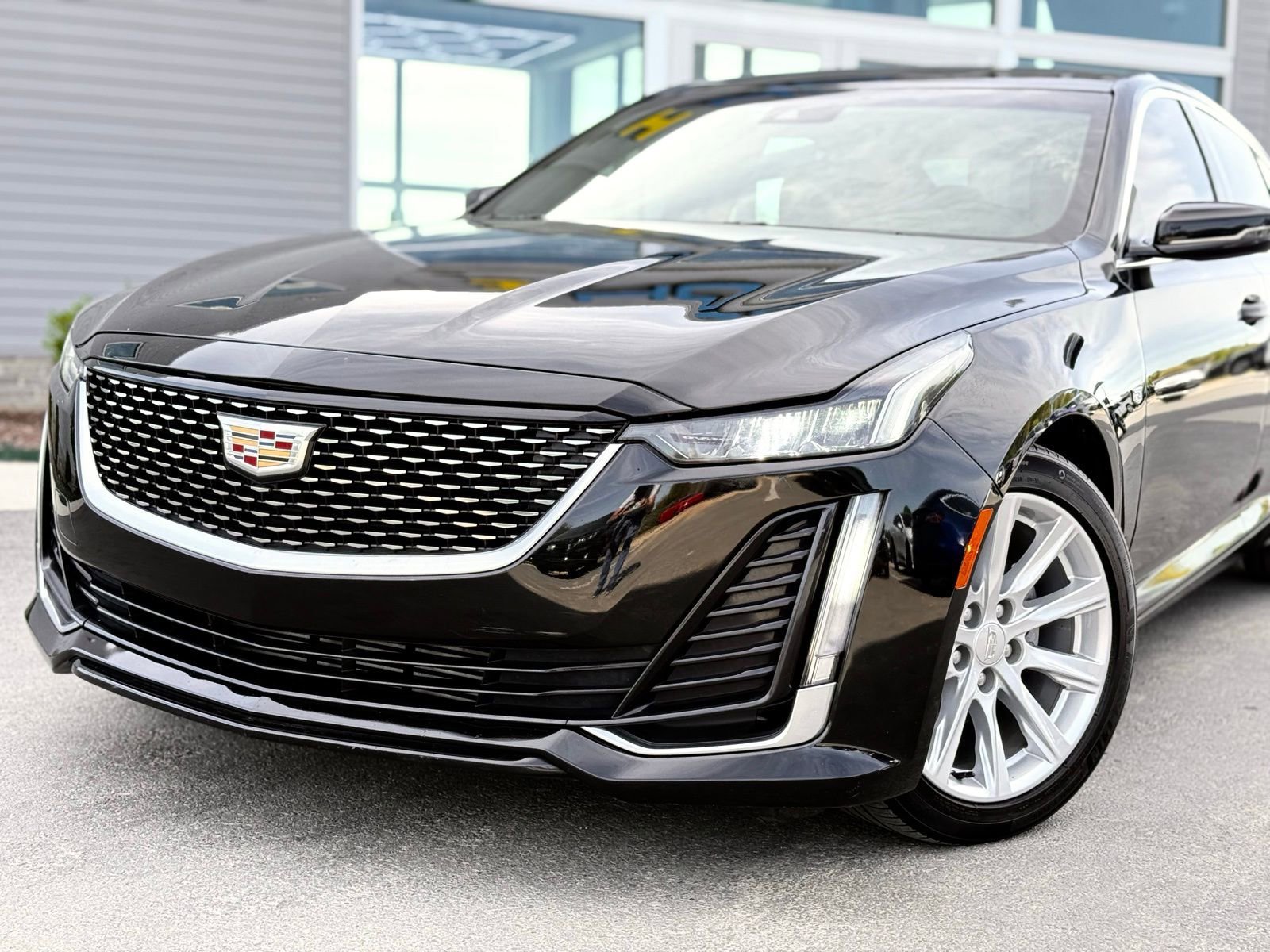 Used 2023 Cadillac CT5 Luxury RWD image 4