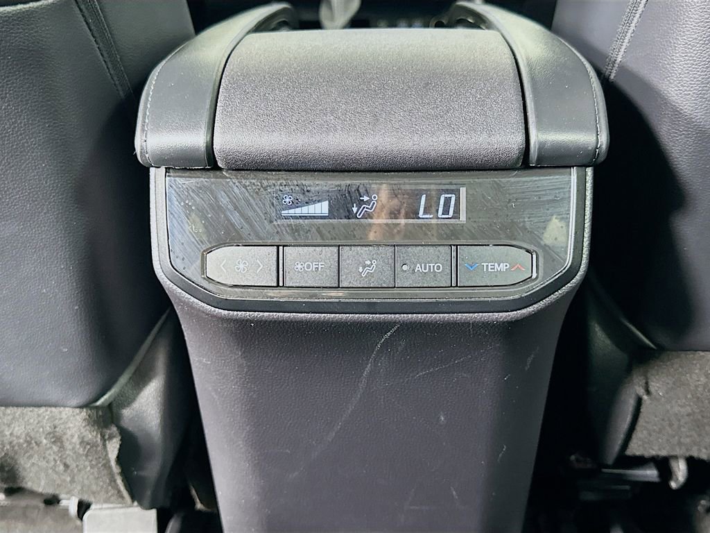 Used 2023 Toyota Highlander XSE image 26