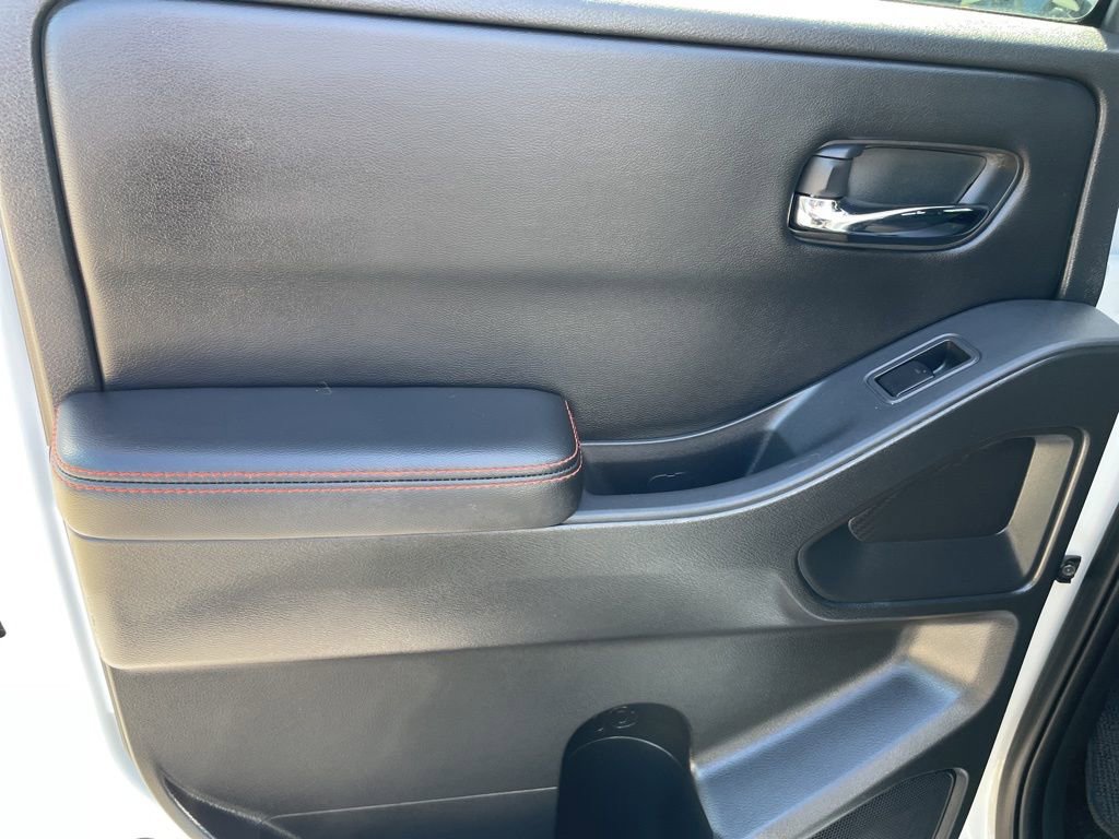 Used 2025 Nissan Frontier PRO-4X AWD/4WD image 41