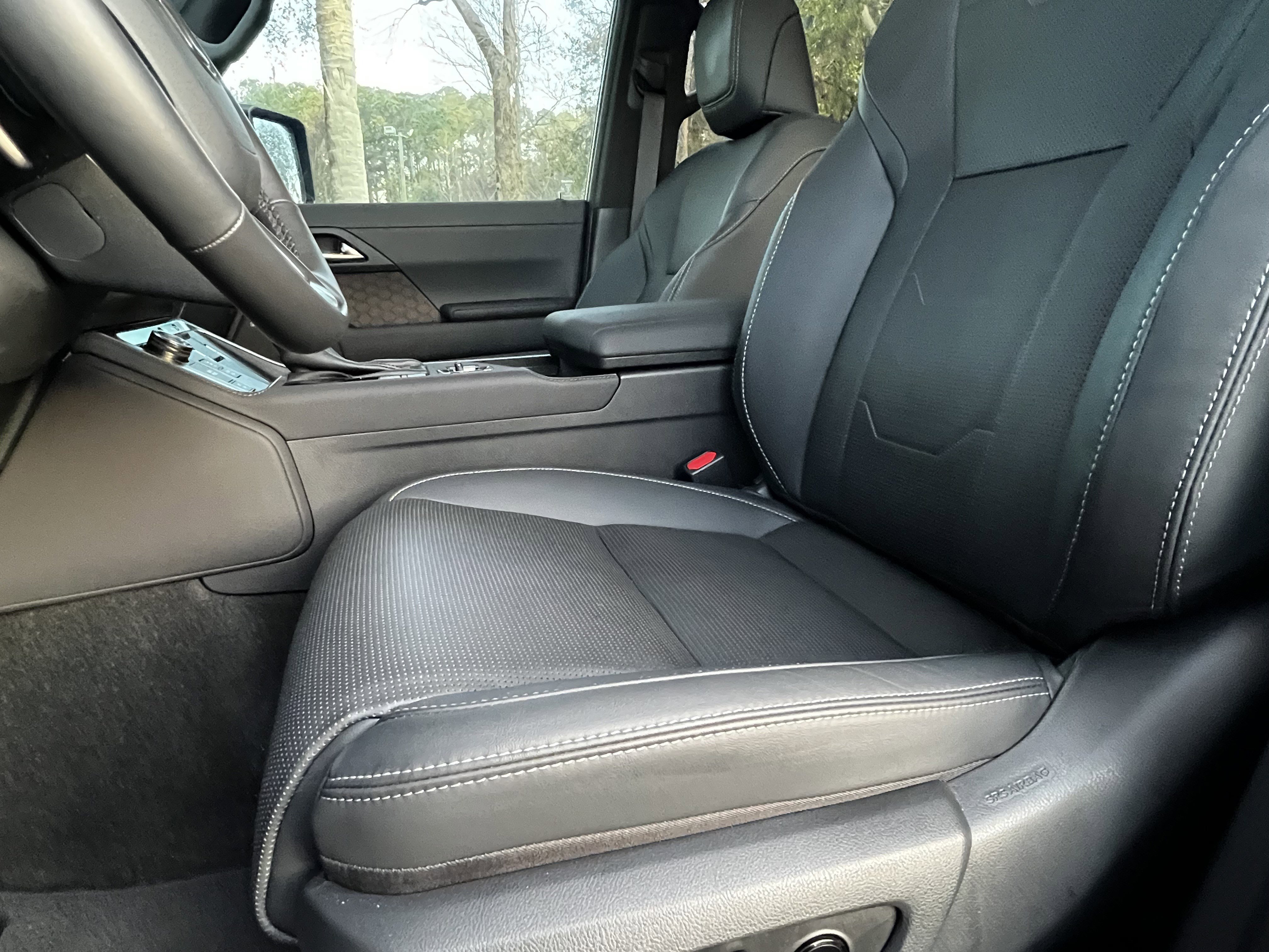 Certified 2024 Lexus GX 550 w/ Accessory Package (31) image 17