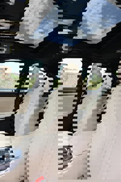 Used 2021 BMW 330e w/ Convenience Package image 30