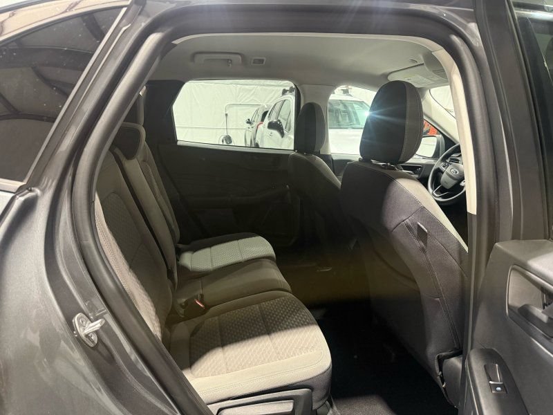 Used 2022 Ford Escape SE FWD image 10