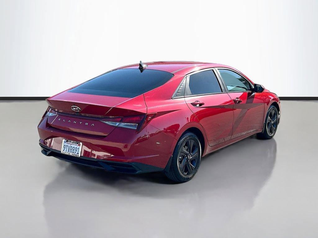 Used 2023 Hyundai Elantra SEL FWD image 5