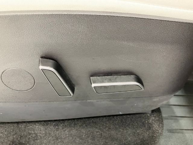 Used 2022 Tesla Model Y Long Range image 42