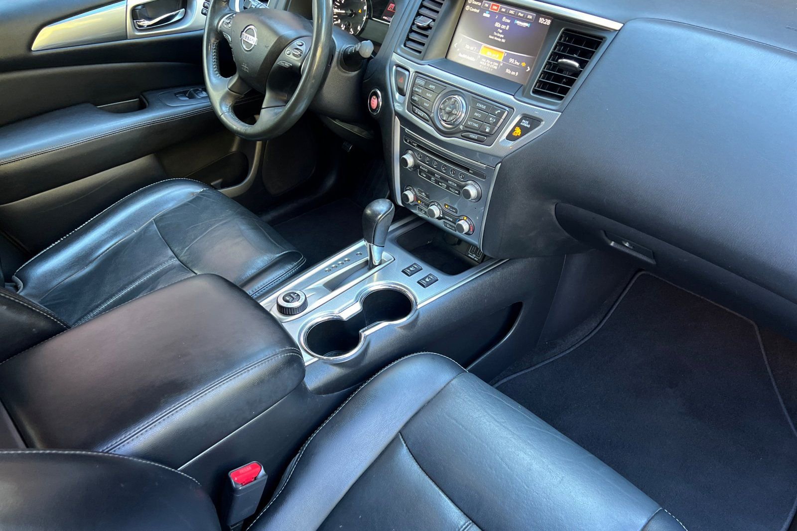 Used 2018 Nissan Pathfinder SL image 22