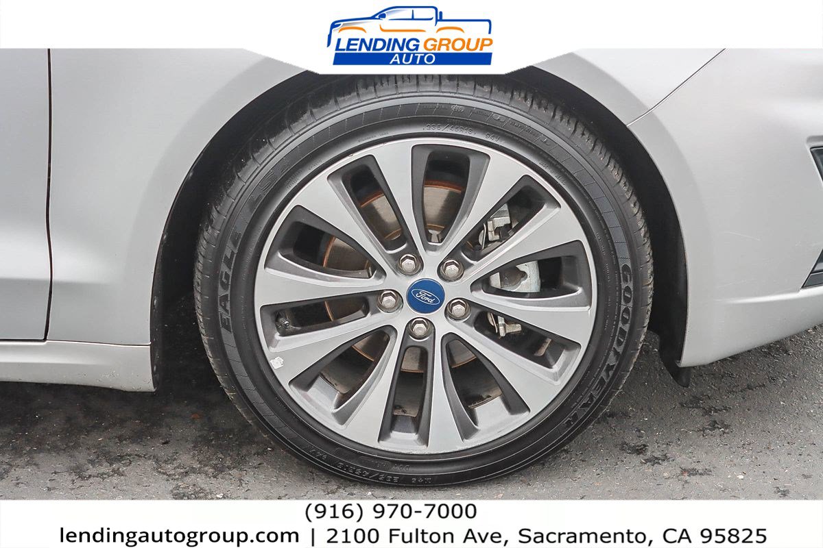 Used 2019 Ford Fusion SE image 9