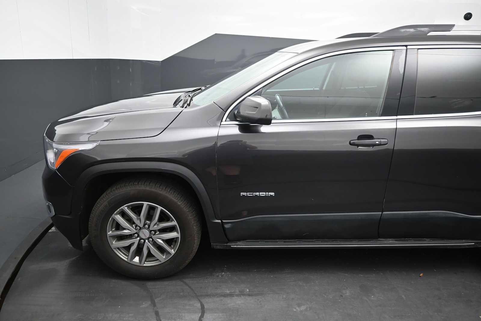 Used 2017 GMC Acadia SLE AWD/4WD image 15
