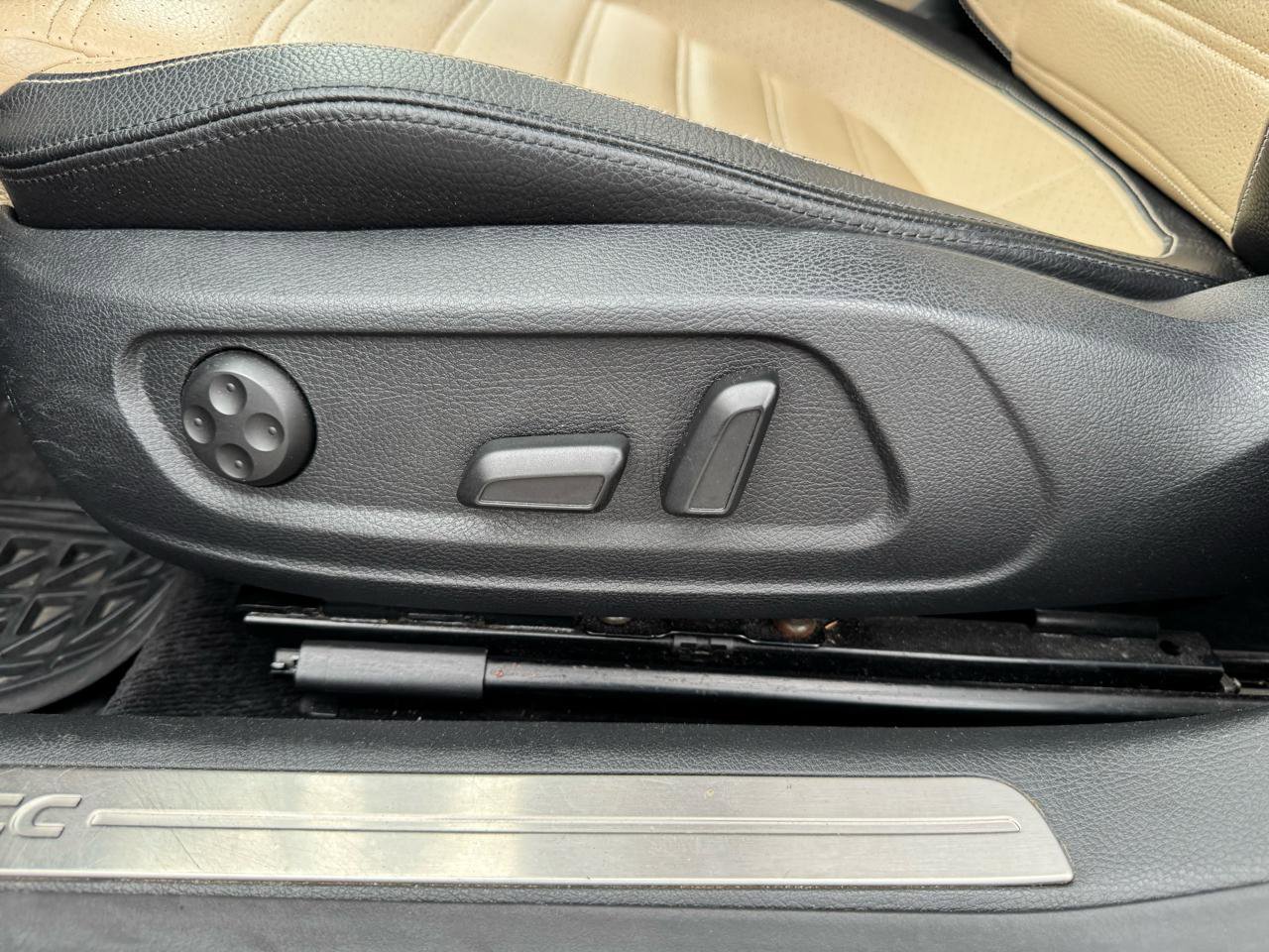Used 2014 Volkswagen CC Sport FWD image 15