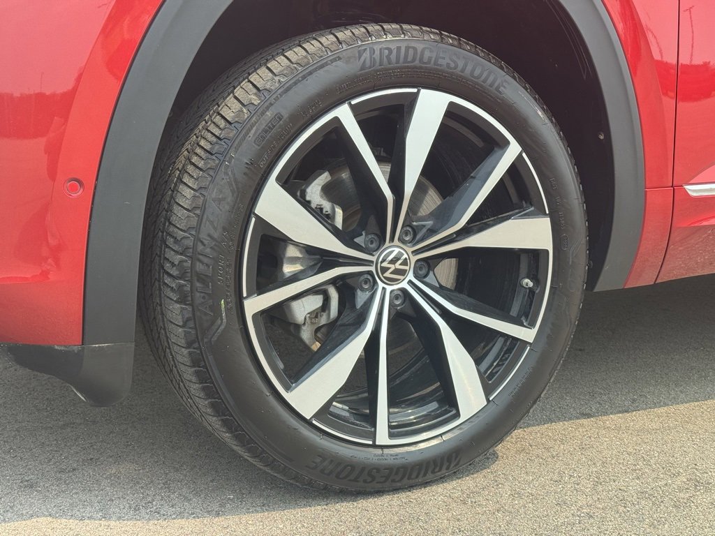Used 2025 Volkswagen Atlas Cross Sport SEL Premium R-Line image 27