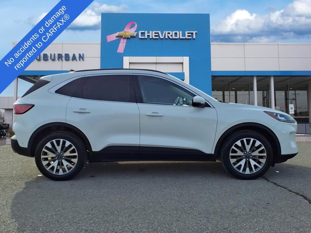 Used 2020 Ford Escape Titanium image 4