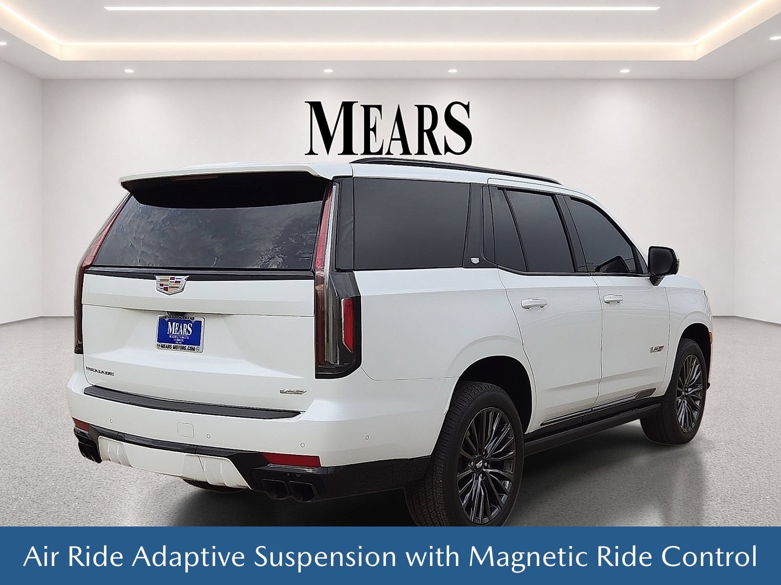 Used 2024 Cadillac Escalade V w/ Heavy-Duty Trailer Package AWD/4WD image 6