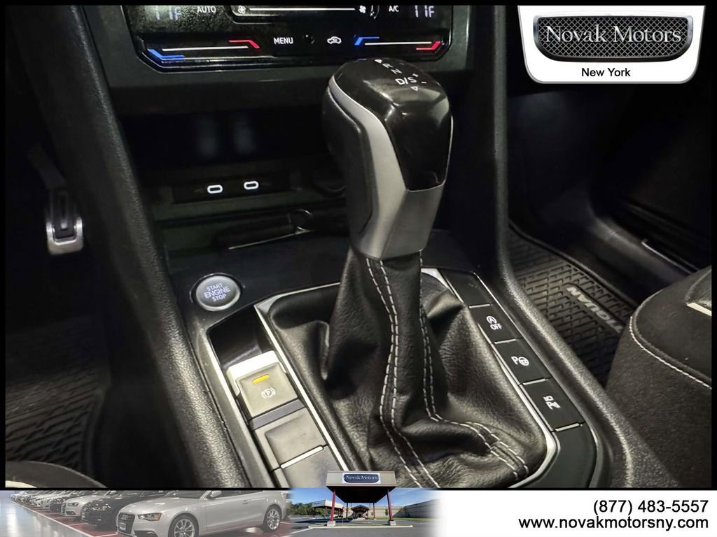 Used 2022 Volkswagen Tiguan SEL R-Line image 23