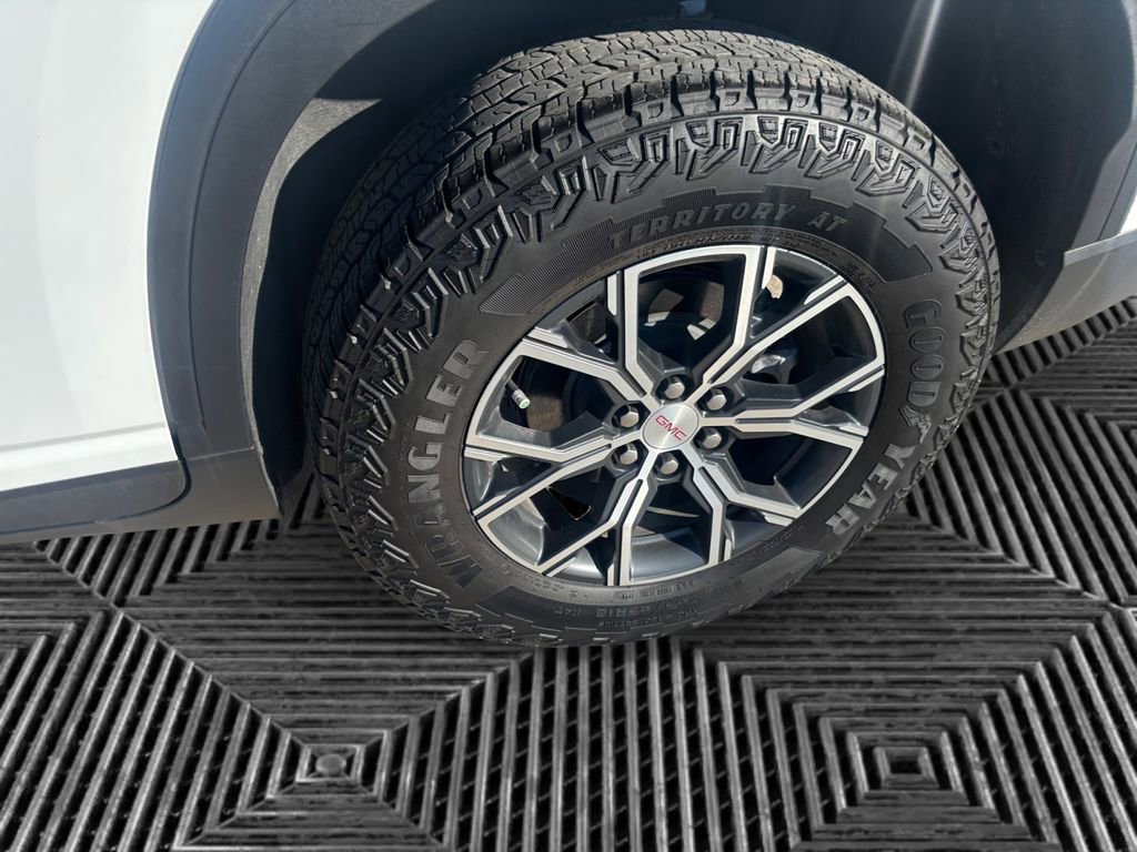 Used 2025 GMC Acadia AT4 w/ Super Cruise Package image 19