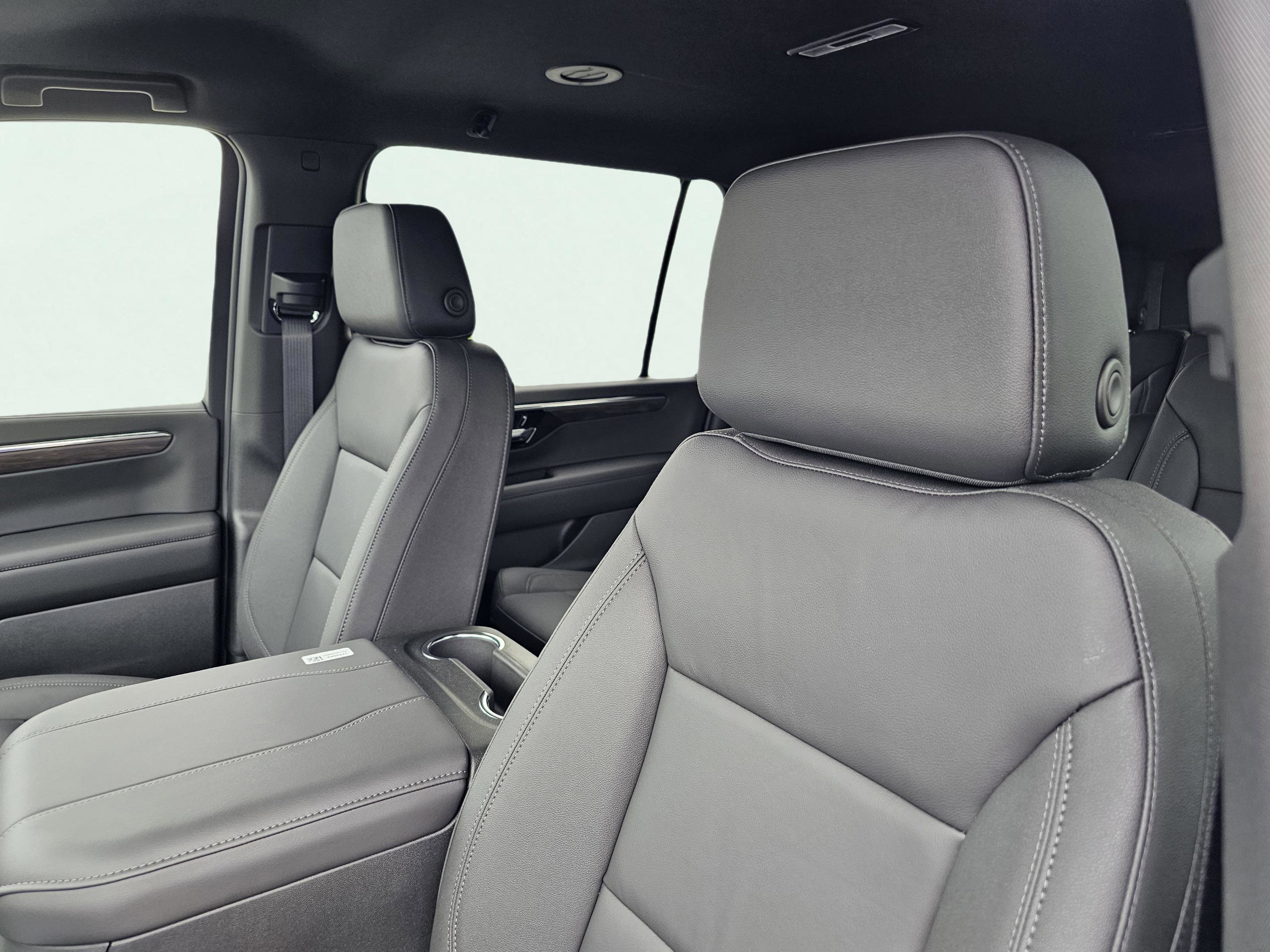 New 2026 Chevrolet Suburban LT w/ Comfort Package image 18