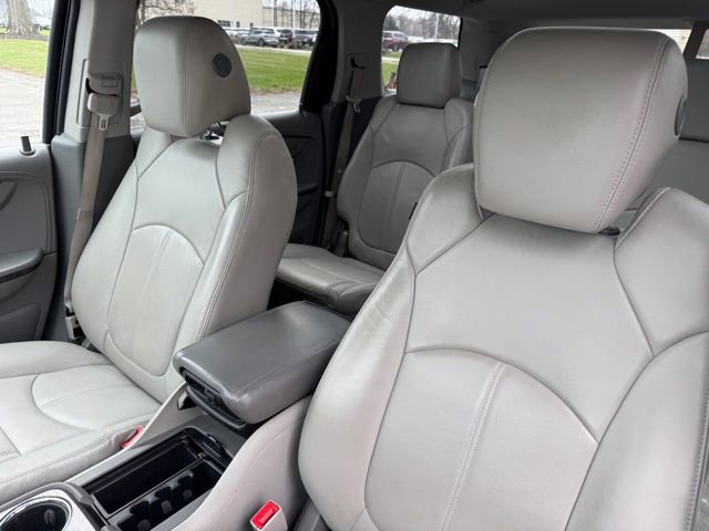 Used 2015 GMC Acadia SLT image 18