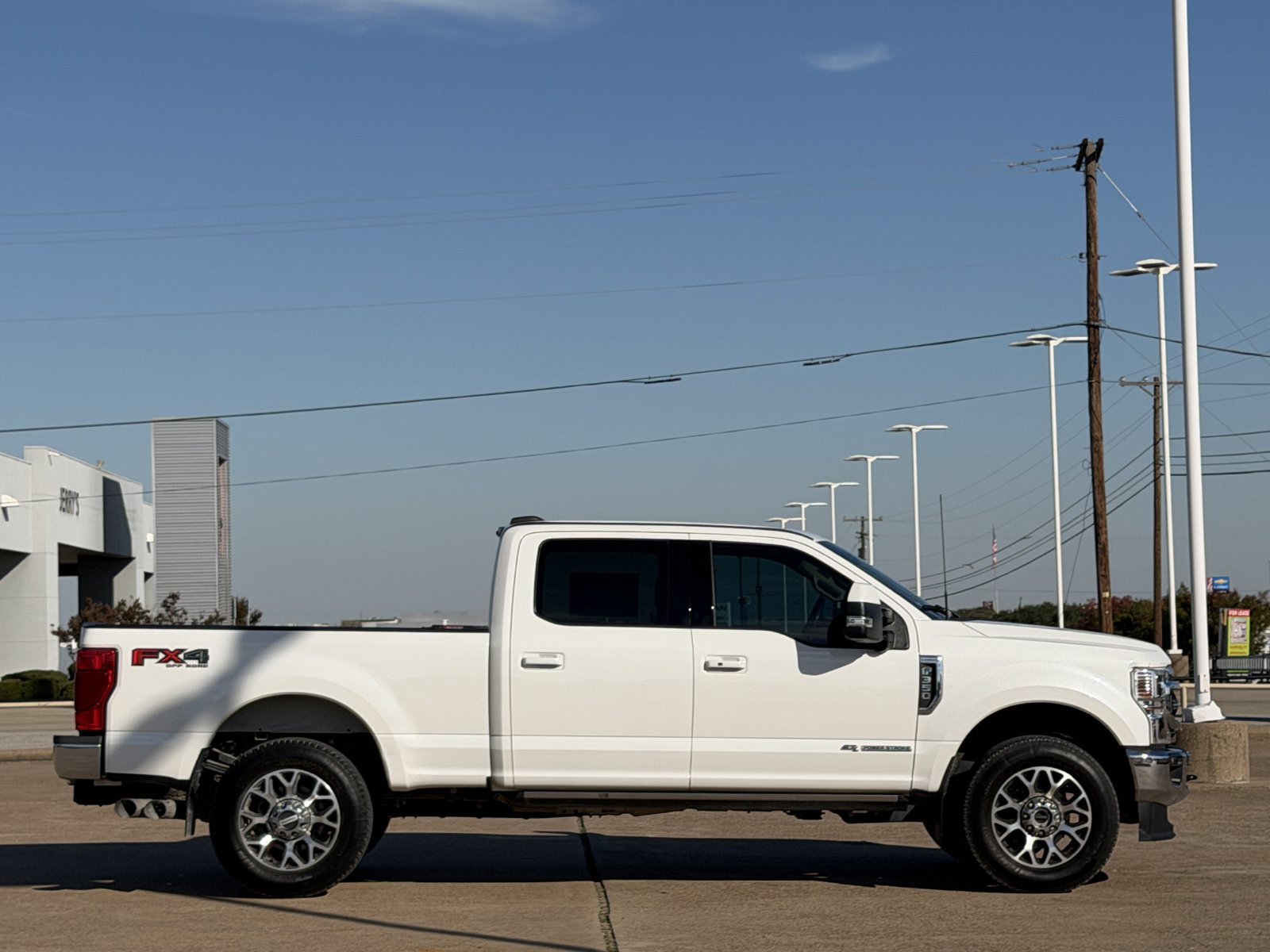 Used 2022 Ford F350 Lariat w/ Lariat Ultimate Package AWD/4WD image 3