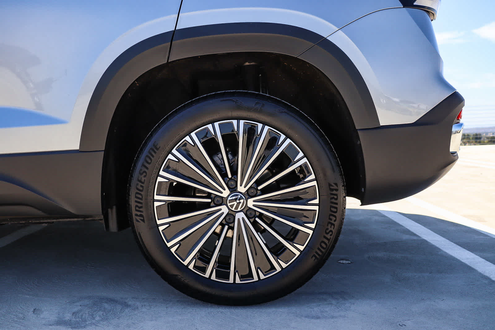 New 2025 Volkswagen Taos SE FWD image 10