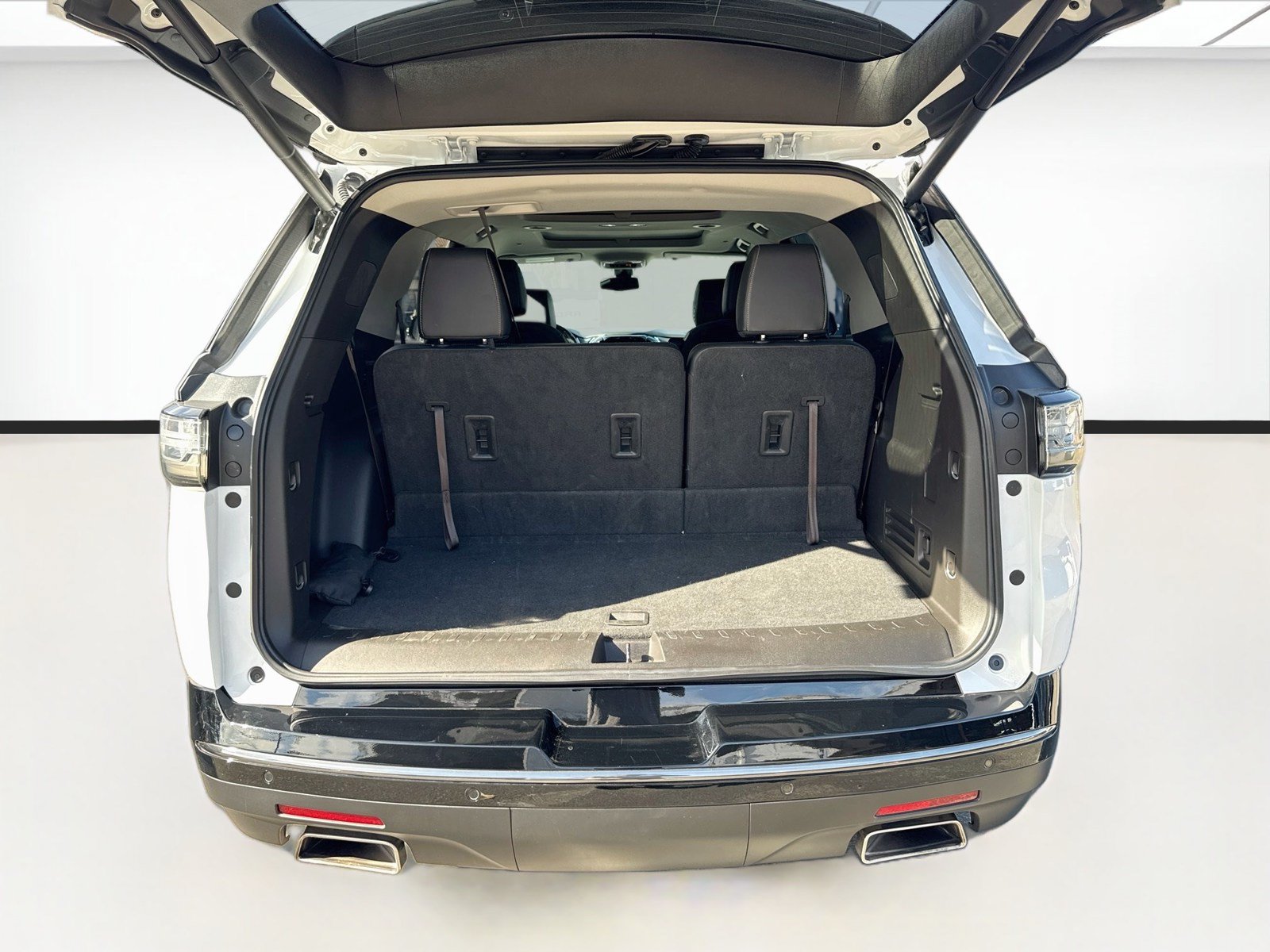 Used 2019 Chevrolet Traverse Premier w/ Redline Edition AWD/4WD image 19