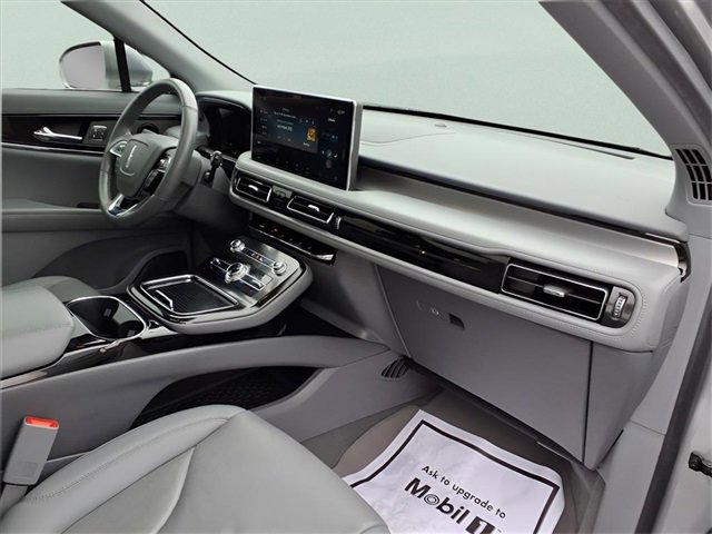 Used 2021 Lincoln Nautilus Reserve image 22