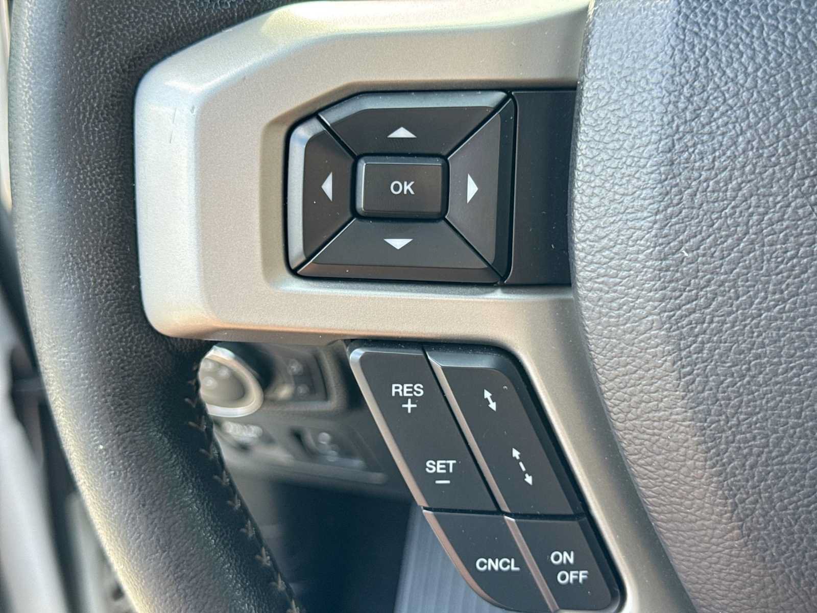 Used 2019 Ford F150 Lariat w/ Equipment Group 502A Luxury AWD/4WD image 23