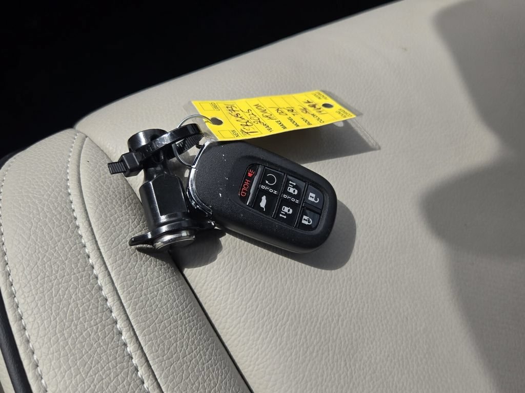 Certified 2025 Honda Odyssey Touring image 22
