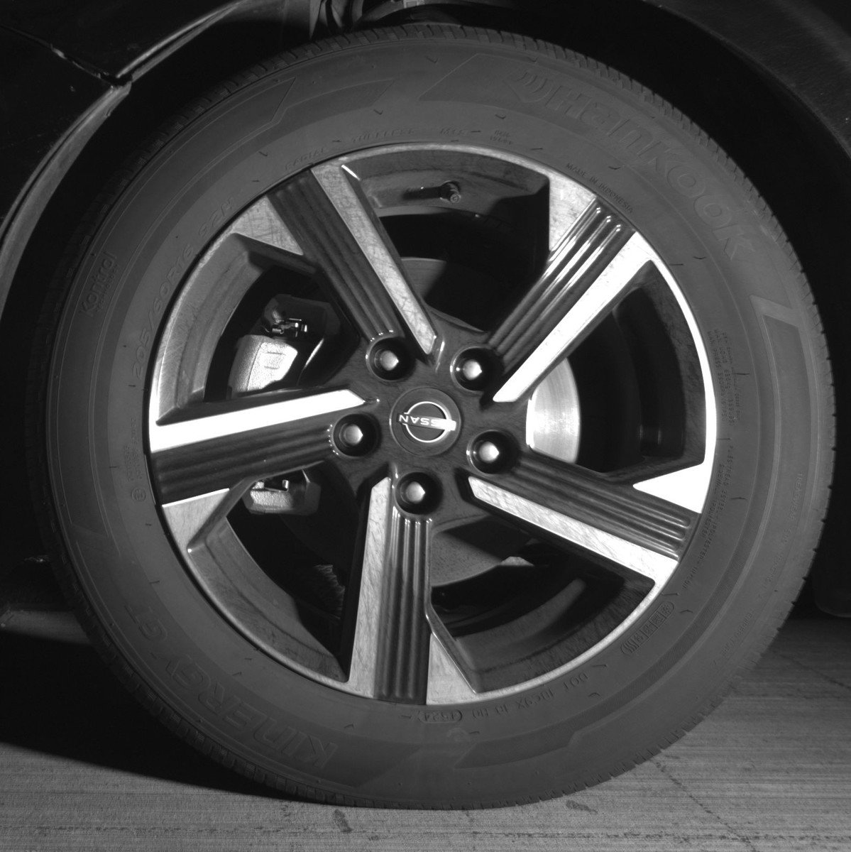 Used 2025 Nissan Sentra SV FWD image 12