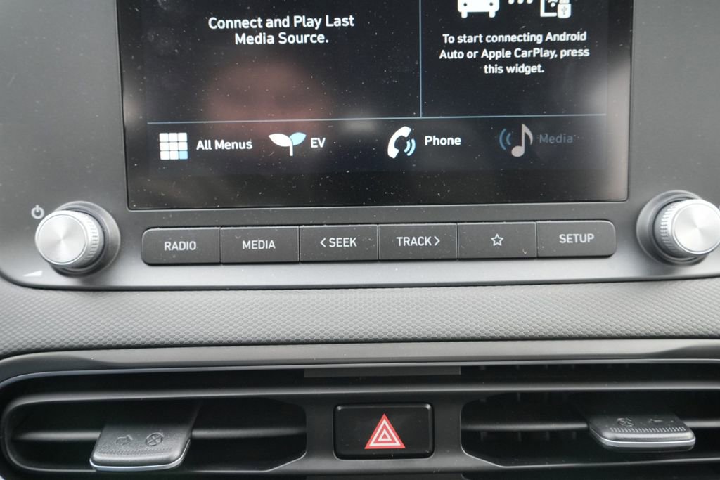 Certified 2023 Hyundai Kona SE w/ Cargo Package image 32